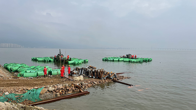青島膠州灣海底管（guǎn）道浮拖安裝工程順利完工