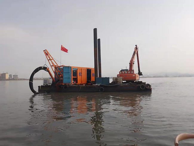 青島膠州灣海底管道浮拖安裝工（gōng）程後（hòu）挖溝工作進（jìn）展順利